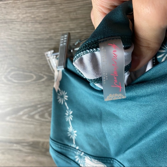 RARE Free People Power Up leggings NWT - Picture 8 of 11